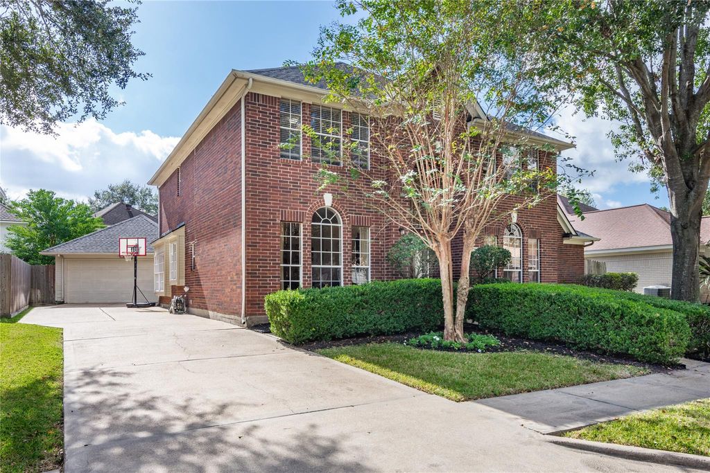 Photo of 14115 Heatherhill Place Pl, Houston, TX 77077 (MLS # 23273198)