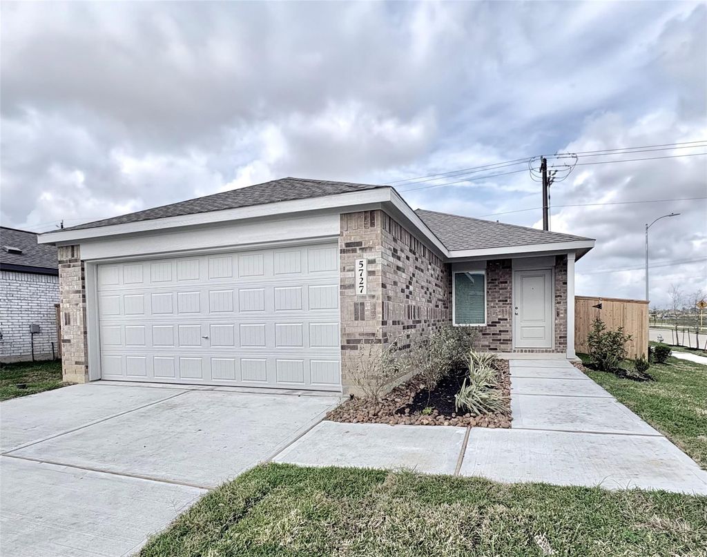 Photo of 5727 Little Redwing Drive, Baytown, TX 77521 (MLS # 65209732)