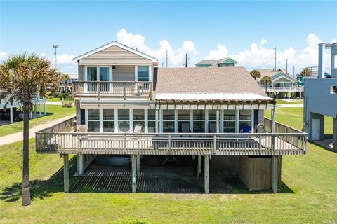 Photo of 16639 Jamaica Beach Road, Jamaica Beach, TX 77554 (MLS # 40955989)