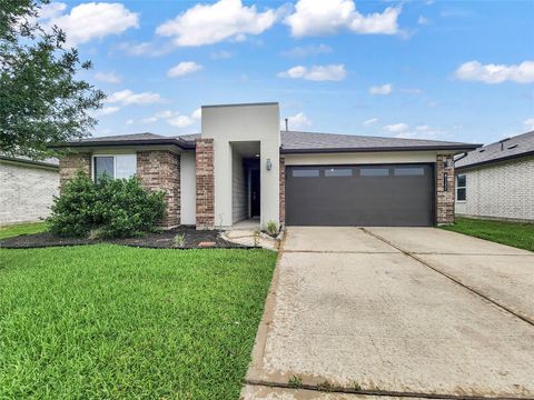 Photo of 8122 Hush Heights Drive, Rosharon, TX 77583 (MLS # 85584210)