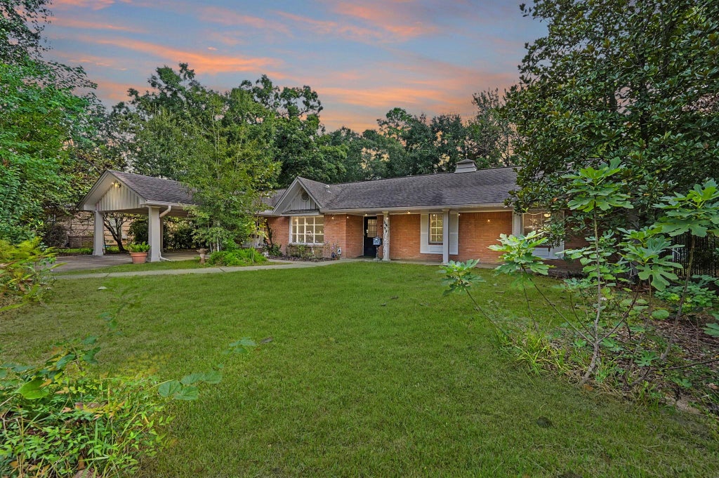 Photo of 114 N Woodsway Street E, Conroe, TX 77301 (MLS # 37245542)