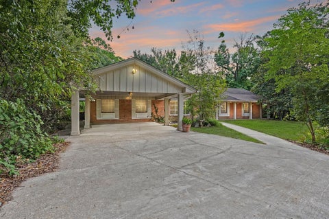 Photo of 114 N Woodsway Street E, Conroe, TX 77301 (MLS # 37245542)