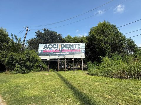 Photo of 7322 Ardennes Street, Houston, TX 77033 (MLS # 92873362)