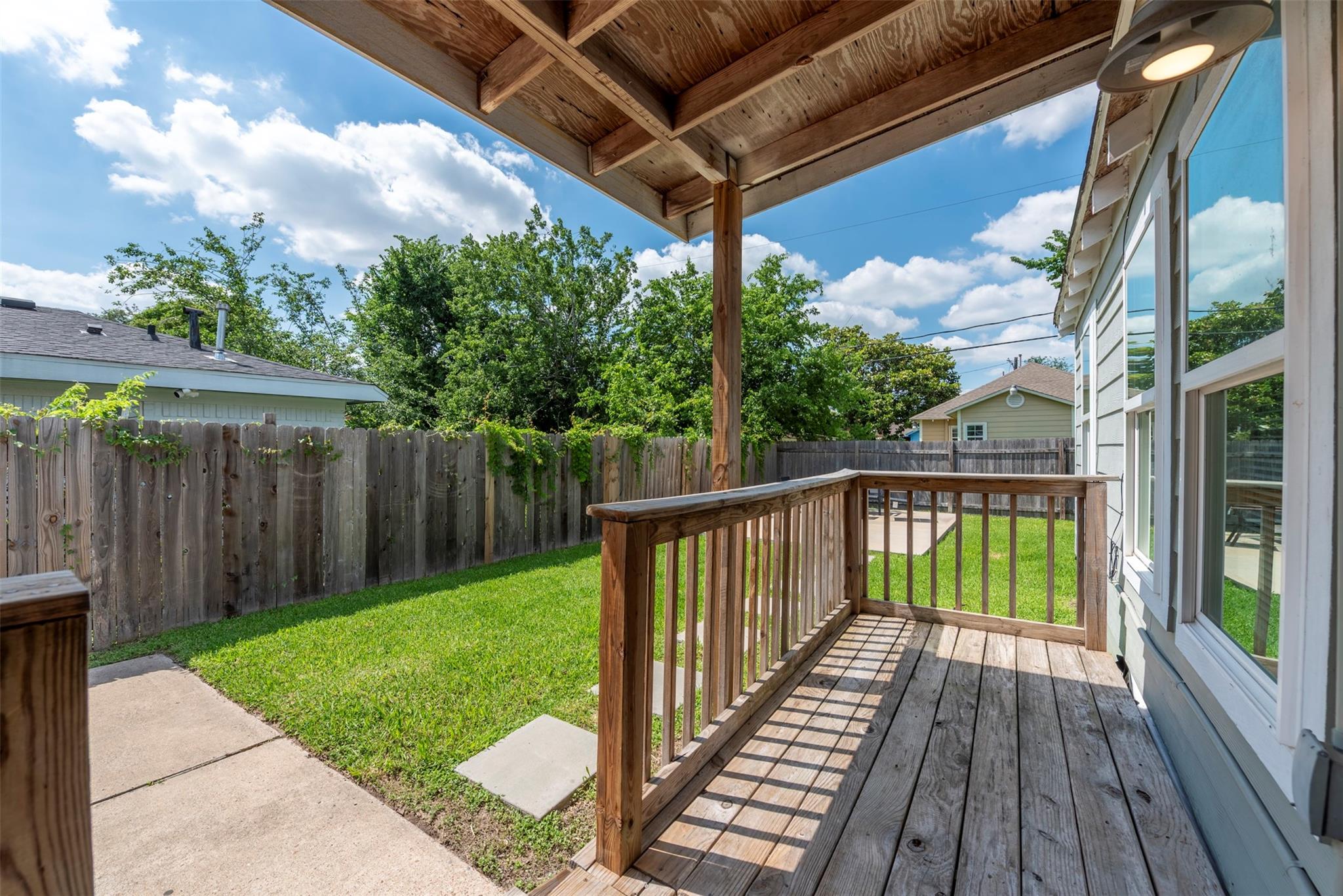 1121 Panama Street
