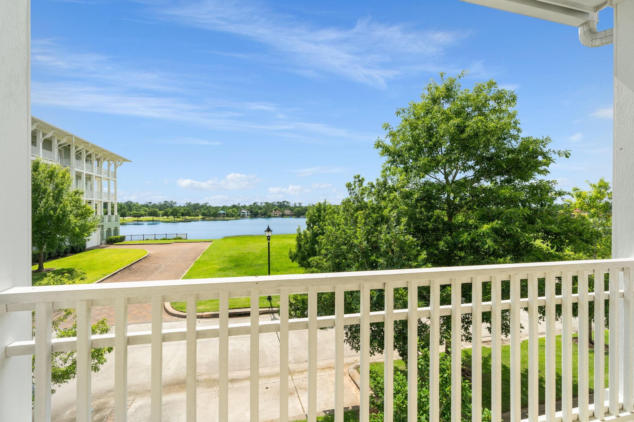 186 W Breezy Way