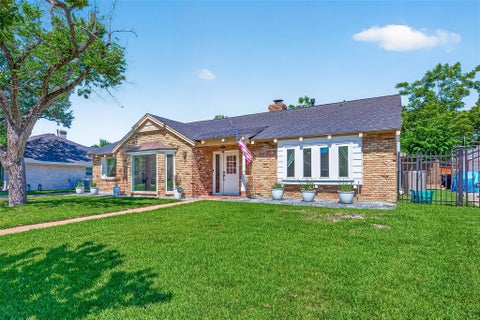 Photo of 2610 Teague Road, Houston, TX 77080 (MLS # 64773819)