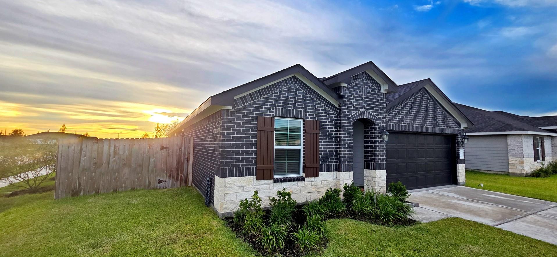 8510 Tropical Breeze Way