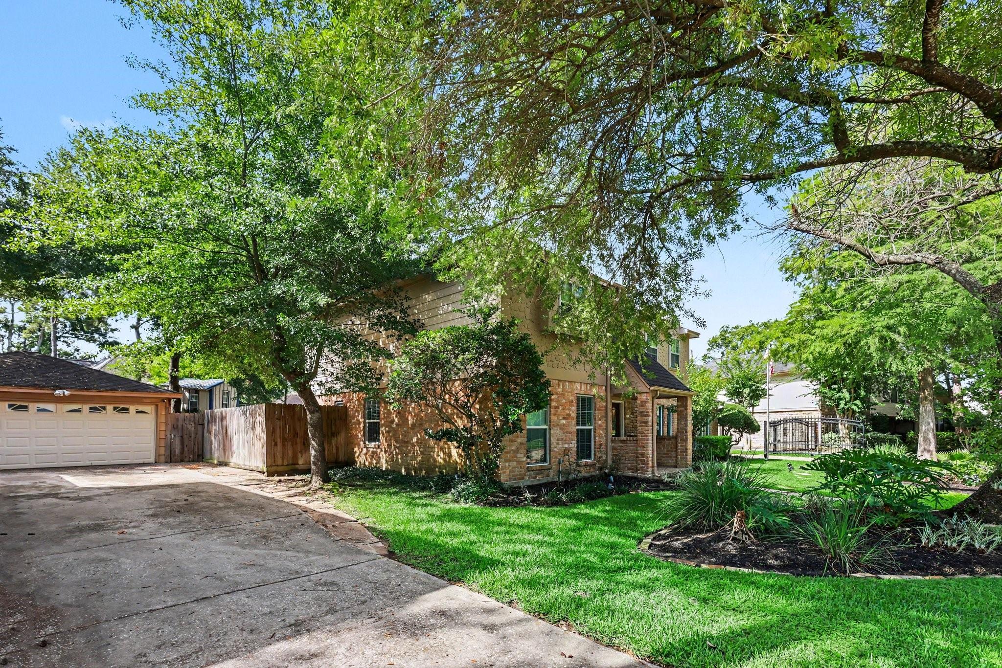 6711 Campden Drive