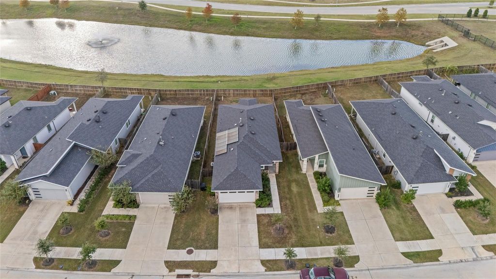 Photo of 12512 Newport Arch Lane, Houston, TX 77047 (MLS # 75646262)