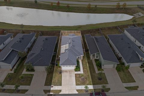 Photo of 12512 Newport Arch Lane, Houston, TX 77047 (MLS # 75646262)