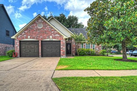 Photo of 9859 Meadow Bend Lane, Houston, TX 77065 (MLS # 77465727)
