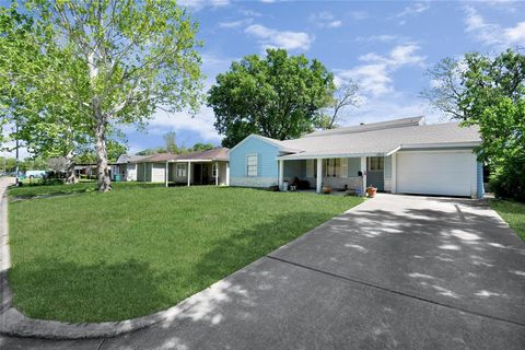 2306 Garvey Drive A Pasadena TX 77506