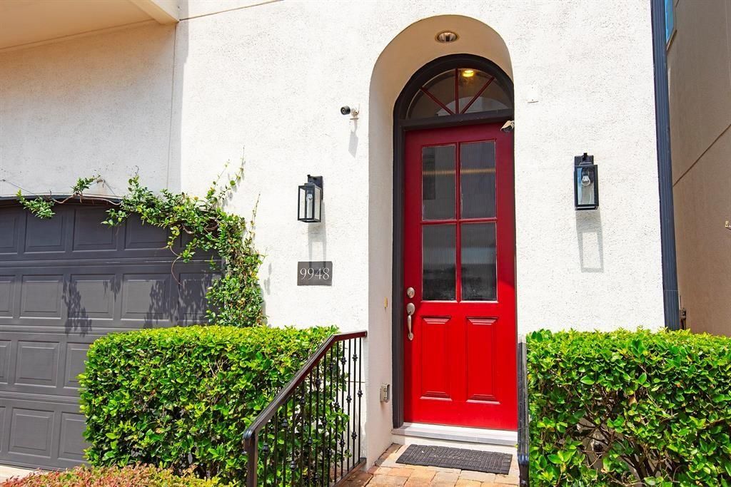 Photo of 9948 Woodwind Lane N, Houston, TX 77025 (MLS # 70238563)