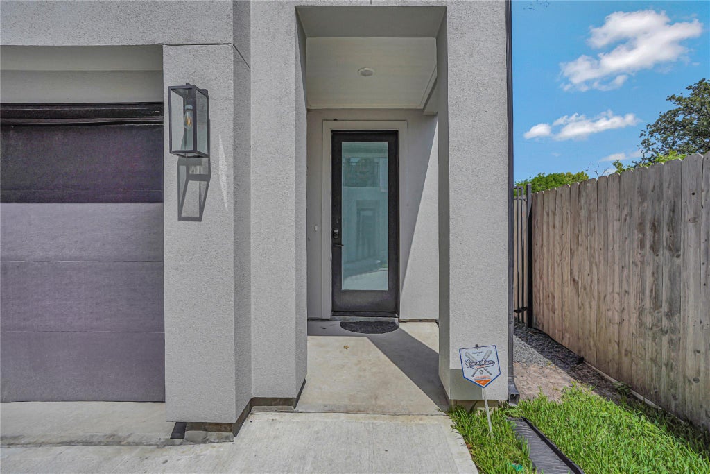 Photo of 2711 Rosalie Street, Houston, TX 77004 (MLS # 91422900)