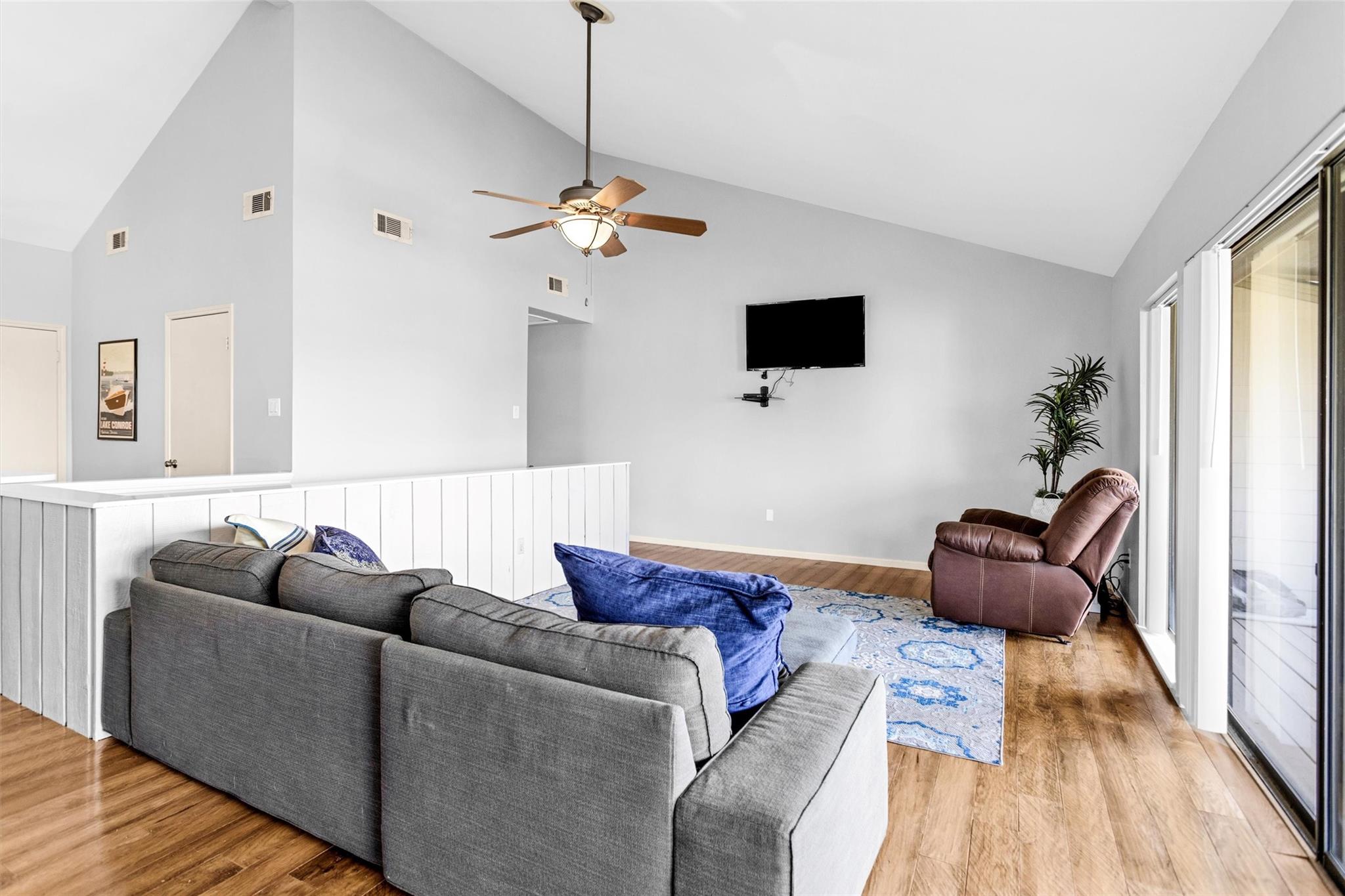 36 April Point North N