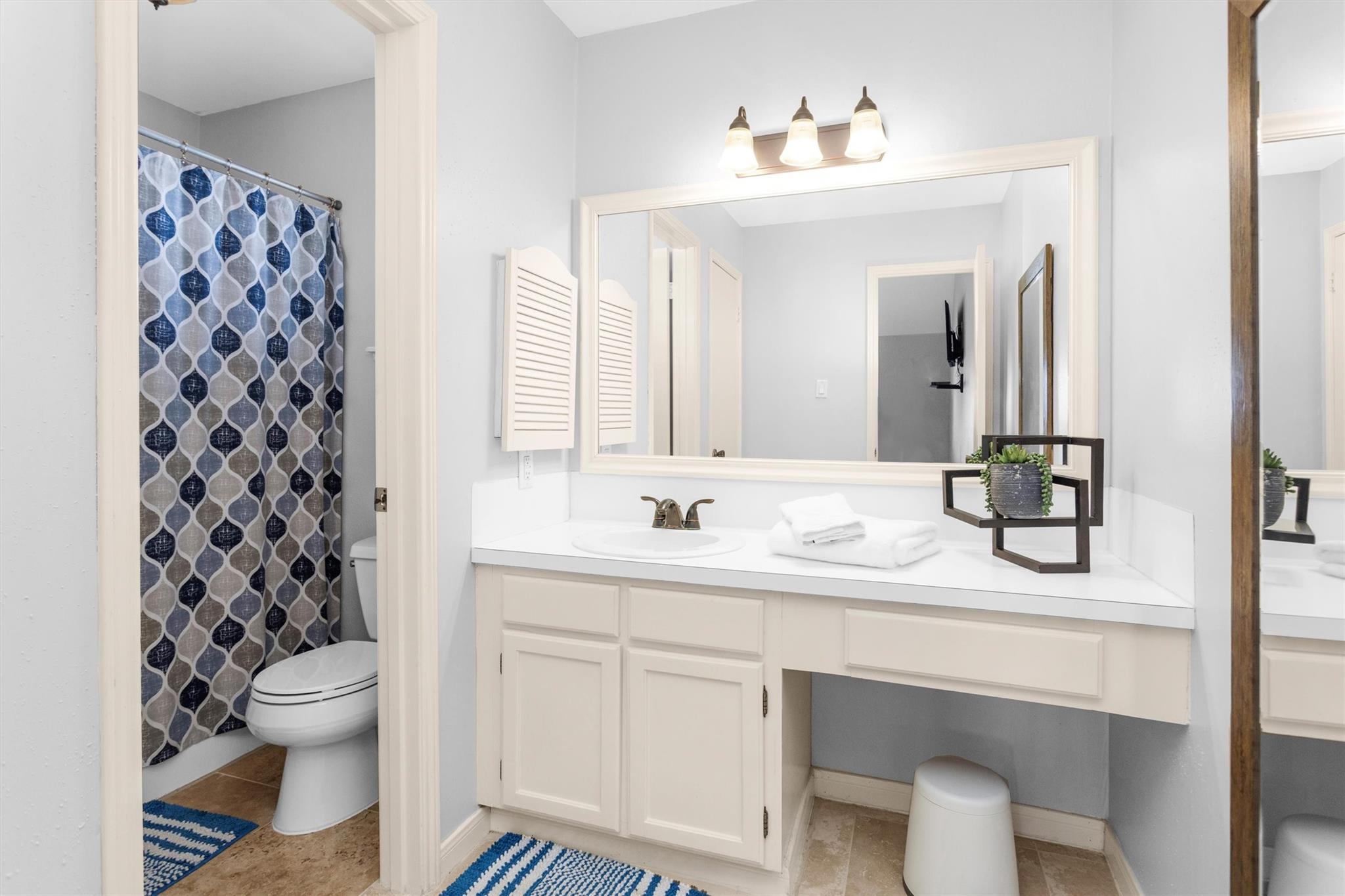 36 April Point North N