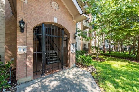 8051 Bay Branch Drive 312 The Woodlands TX 77382