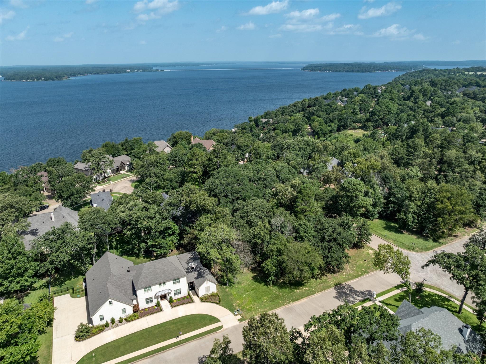160 Eagles Bluff Boulevard S