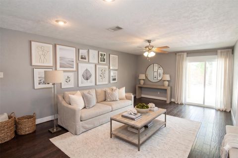 Photo of 16710 Cobble Ridge Drive, Sugar Land, TX 77498 (MLS # 52778874)