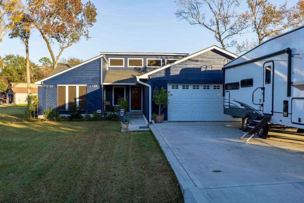 Photo of 21210 Papoose Ct, Crosby, TX 77586 (MLS # 27056201)