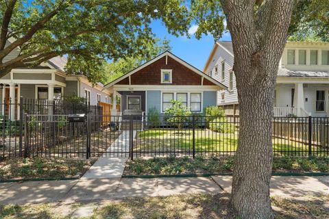 Photo of 1509 Ashland Street, Houston, TX 77008 (MLS # 56040648)