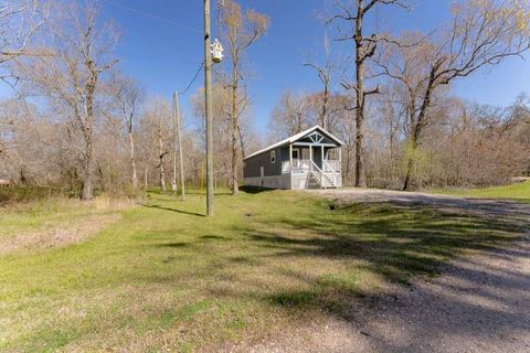 Photo of 129 Shoreline Drive, Cleveland, TX 77327 (MLS # 84485124)