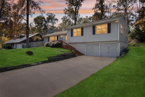 Photo of 105 Crestwood Drive, Jasper, TX 75951 (MLS # 86991261)