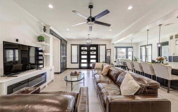 Photo of 1607 Avenue E, Danbury, TX 77534 (MLS # 15185701)