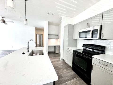 Photo of 3333 Weslayan Street #2130, Houston, TX 77027 (MLS # 46709387)