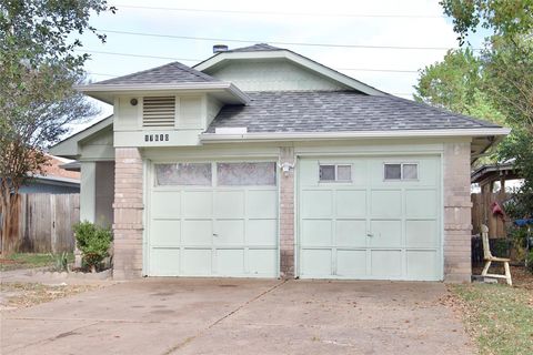 Photo of 17610 Northhagen Drive, Houston, TX 77084 (MLS # 94090219)