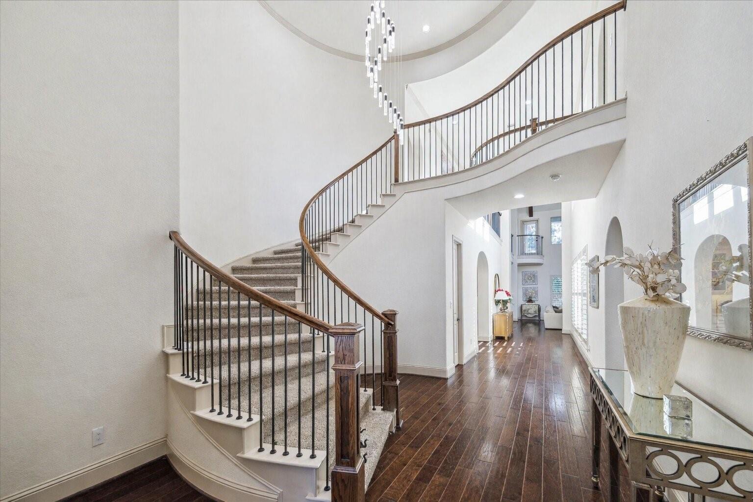 6007 Abercombie Lane