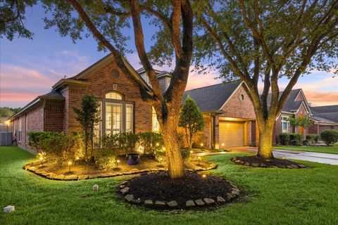 Photo of 3114 Red Maple Drive, Friendswood, TX 77546 (MLS # 51098109)