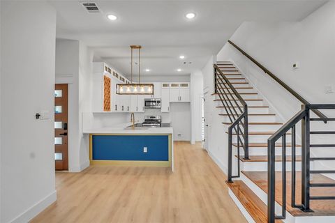 Photo of 4833 Paula Street, Houston, TX 77033 (MLS # 47025202)