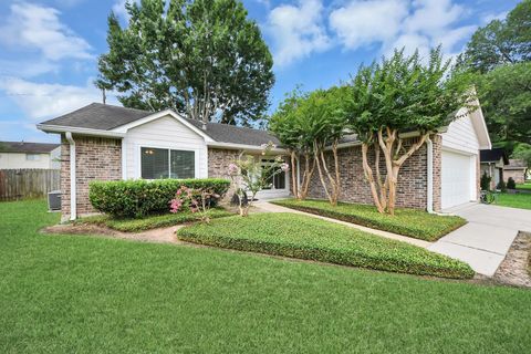 Homes For Sale - 2422 Woven Wood Lane<br/> Richmond, TX 77406