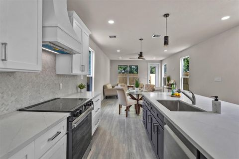 Photo of 2413 Harlem Street, Houston, TX 77020 (MLS # 4833523)