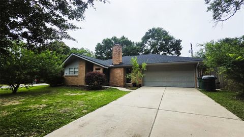 Homes For Sale - 5315 Briarbend Drive<br/> Houston, TX 77096