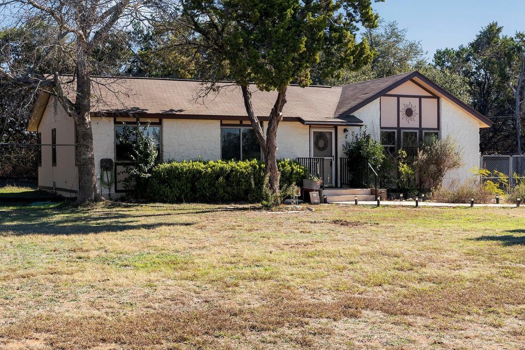 Photo of 500 Grand Prairie Circle, Dripping Springs, TX 78620 (MLS # 79287397)