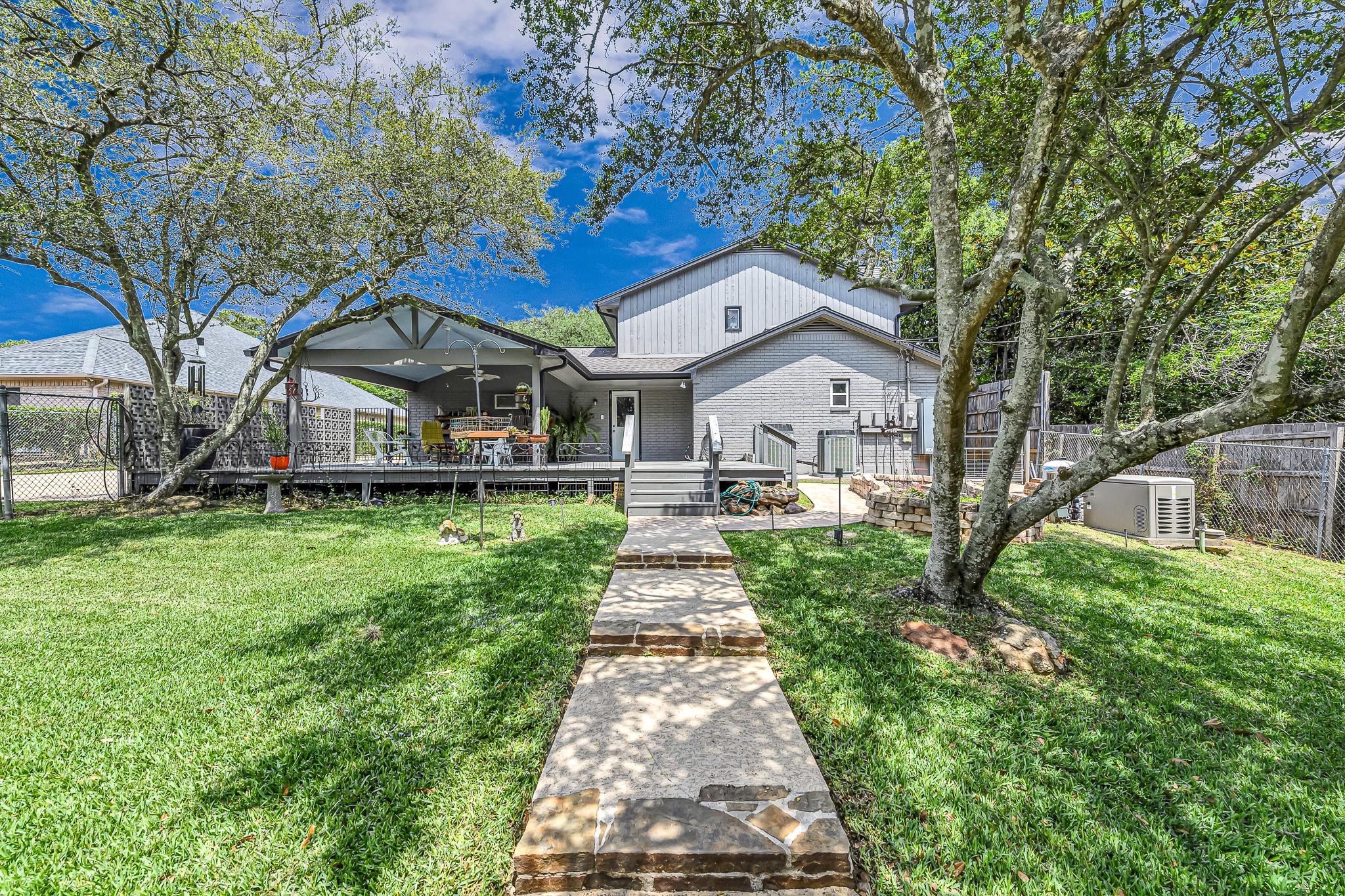 201 Hillcrest Drive