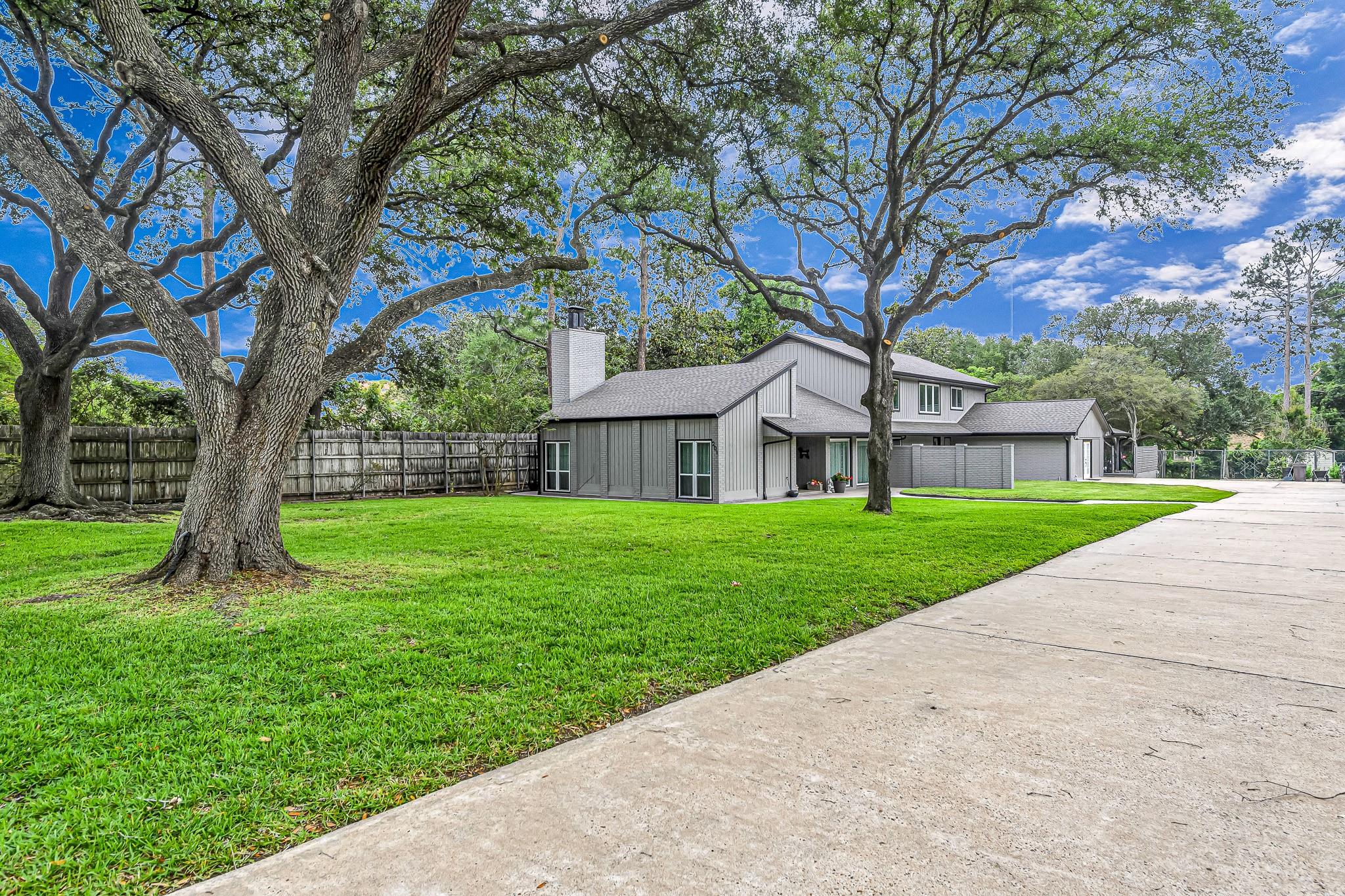 201 Hillcrest Drive