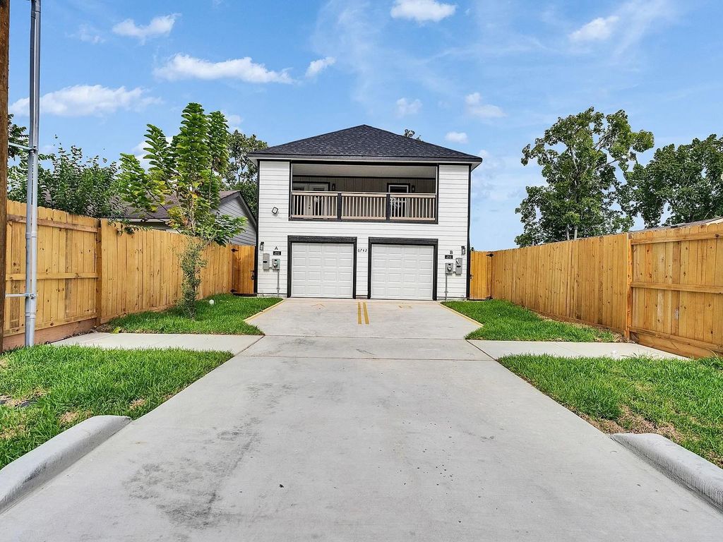 Photo of 6742 Madrid Street #A, Houston, TX 77021 (MLS # 93402728)