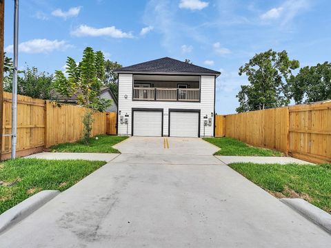 Photo of 6742 Madrid Street #A, Houston, TX 77021 (MLS # 93402728)