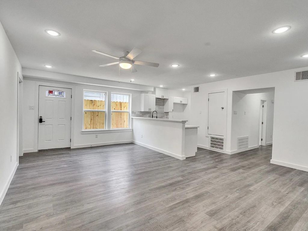 Photo of 6742 Madrid Street #A, Houston, TX 77021 (MLS # 93402728)