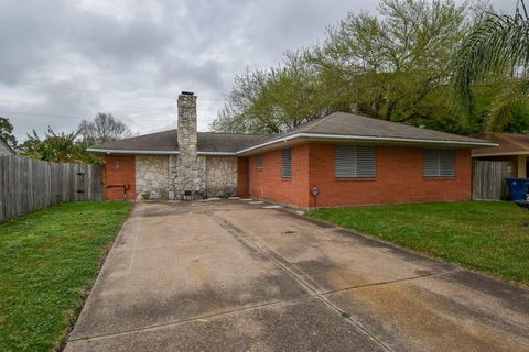 Photo of 3014 14th Avenue N, Texas City, TX 77590 (MLS # 36539317) Photo of 3014 14th Avenue N, Texas City, TX 77590 (MLS # 36539317)