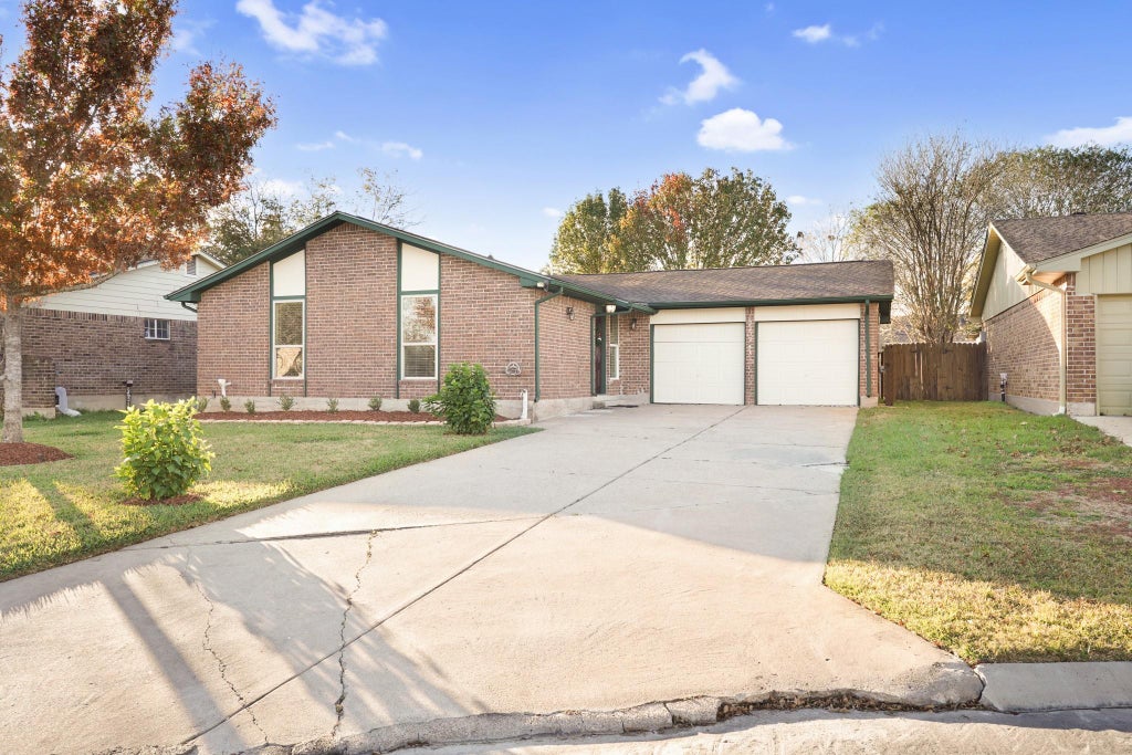 Photo of 11611 Burlwood Drive, Houston, TX 77089 (MLS # 45668252)