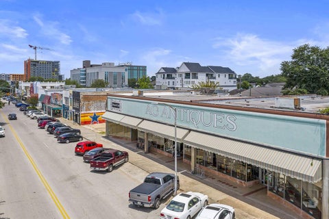 Tiny photo for 709 E 17th Street, Houston, TX 77008 (MLS # 72560168)