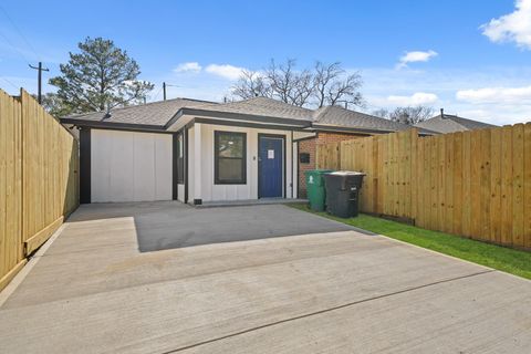 Photo of 4154 Erby Street, Houston, TX 77087 (MLS # 87106685)