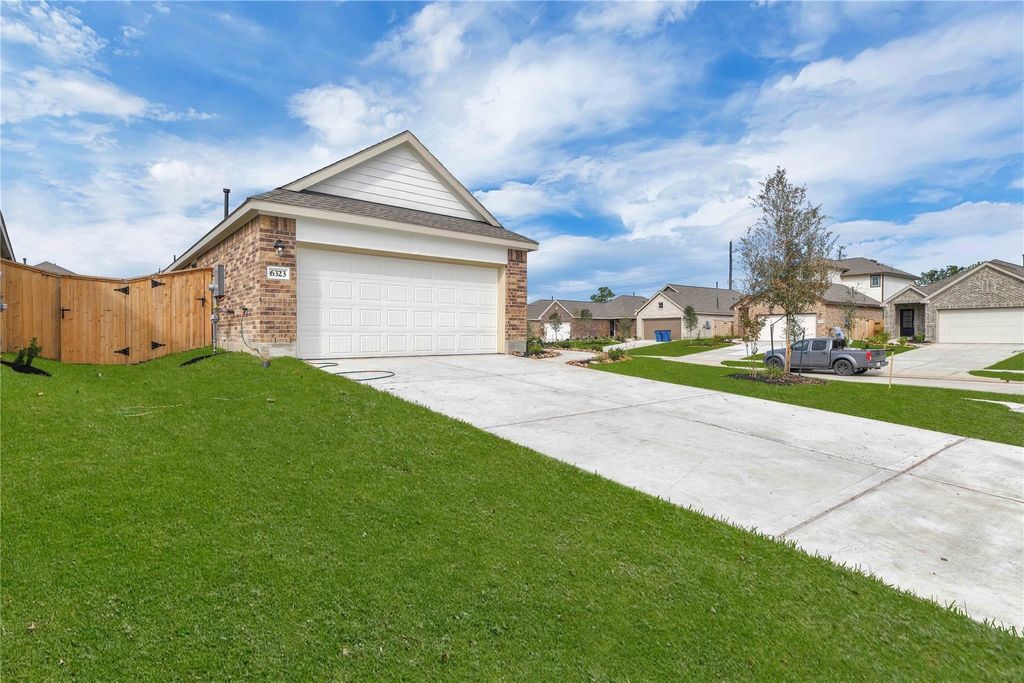 Photo of 6323 Barrington Cliff Trail, Kingwood, TX 77365 (MLS # 22283843)