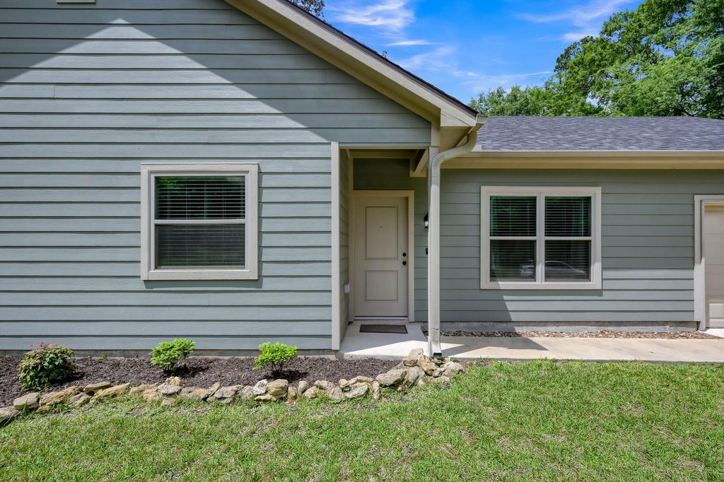 Photo of 15867 Walnut Drive, Montgomery, TX 77356 (MLS # 66247817)