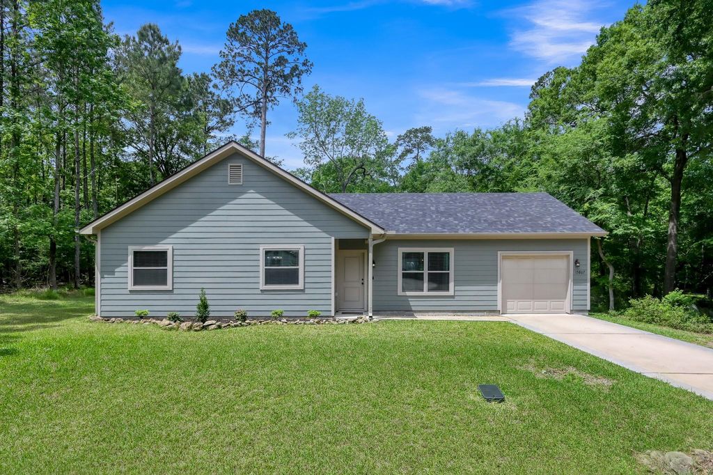 Photo of 15867 Walnut Drive, Montgomery, TX 77356 (MLS # 66247817)