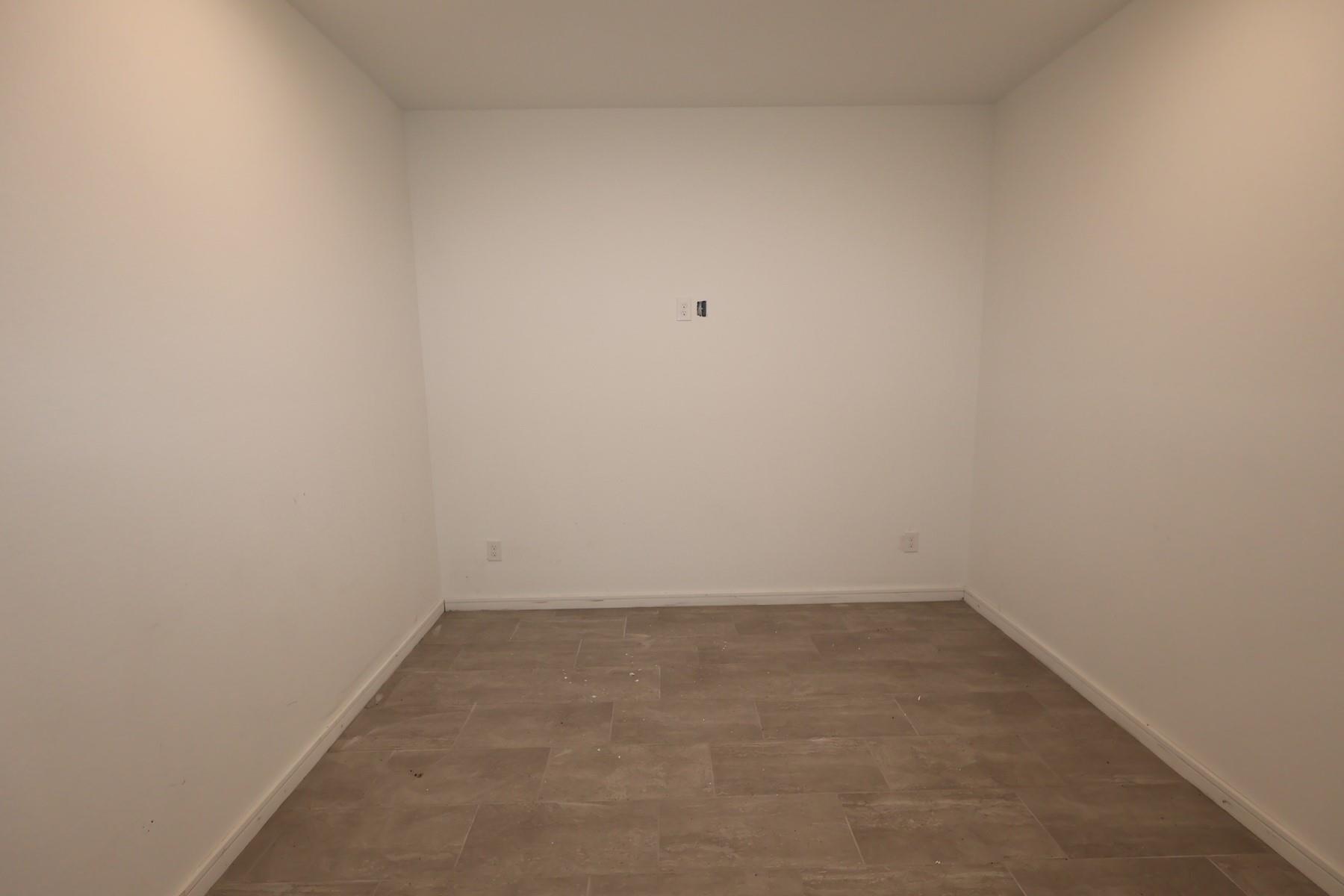 12811 Old Fashion Circle